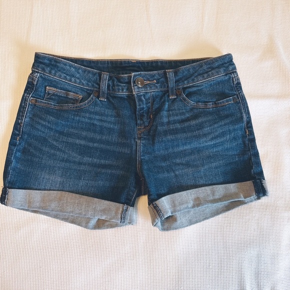 JCP Woman’s Denim Shorts Size 27/4 - Picture 1 of 10